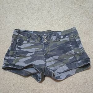 Express Camo Short